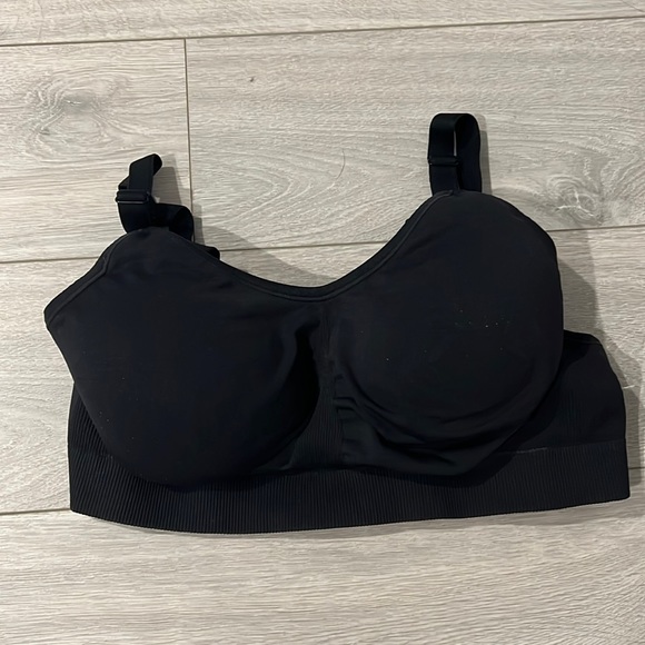 Medela nursing bra - Picture 1 of 2